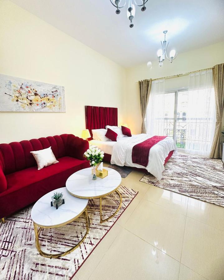 Luxurious Living In Jumeirah Village Circle, Appartamento
